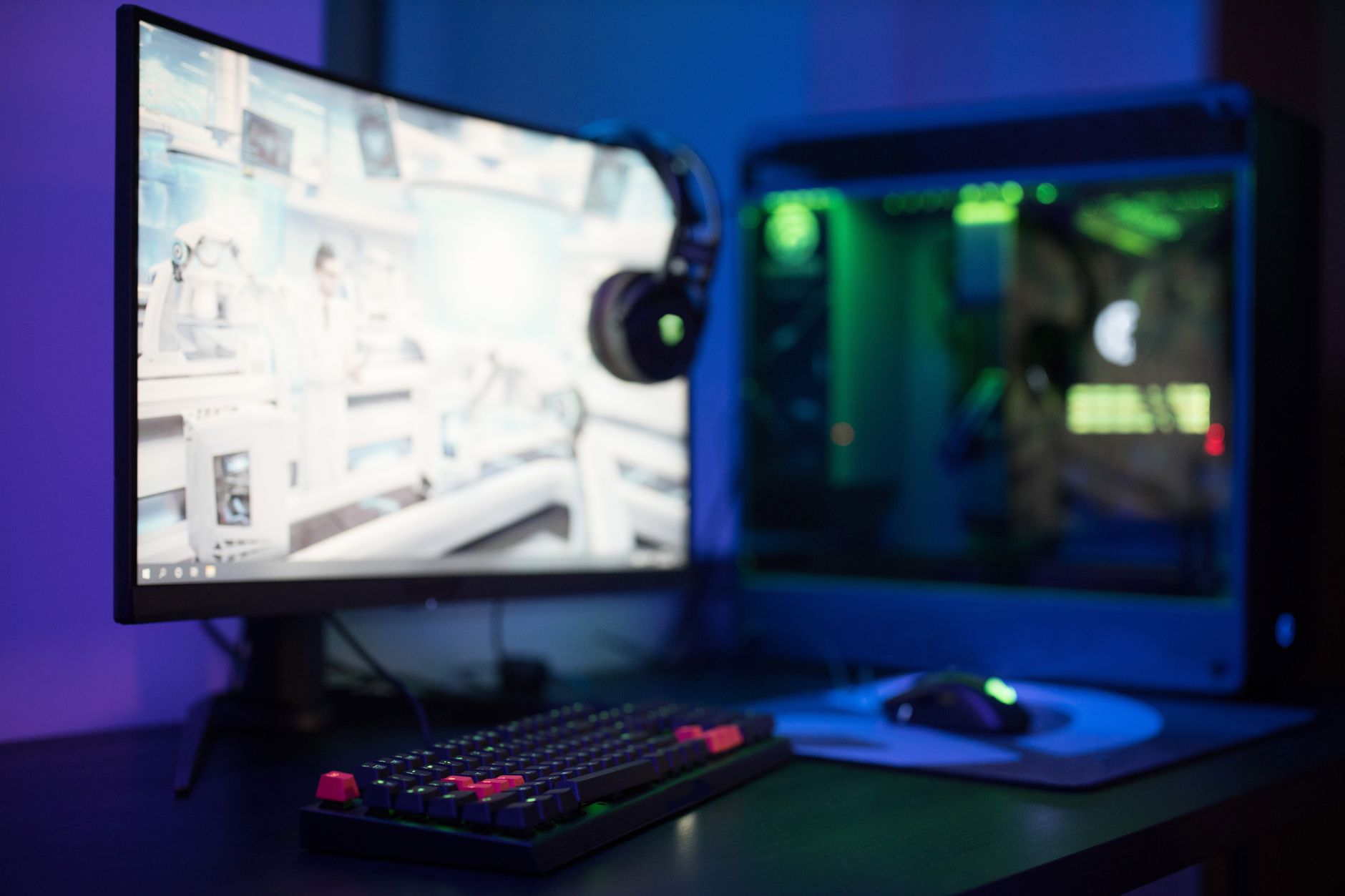 Gaming Tastatur mit RGB-Beleuchtung